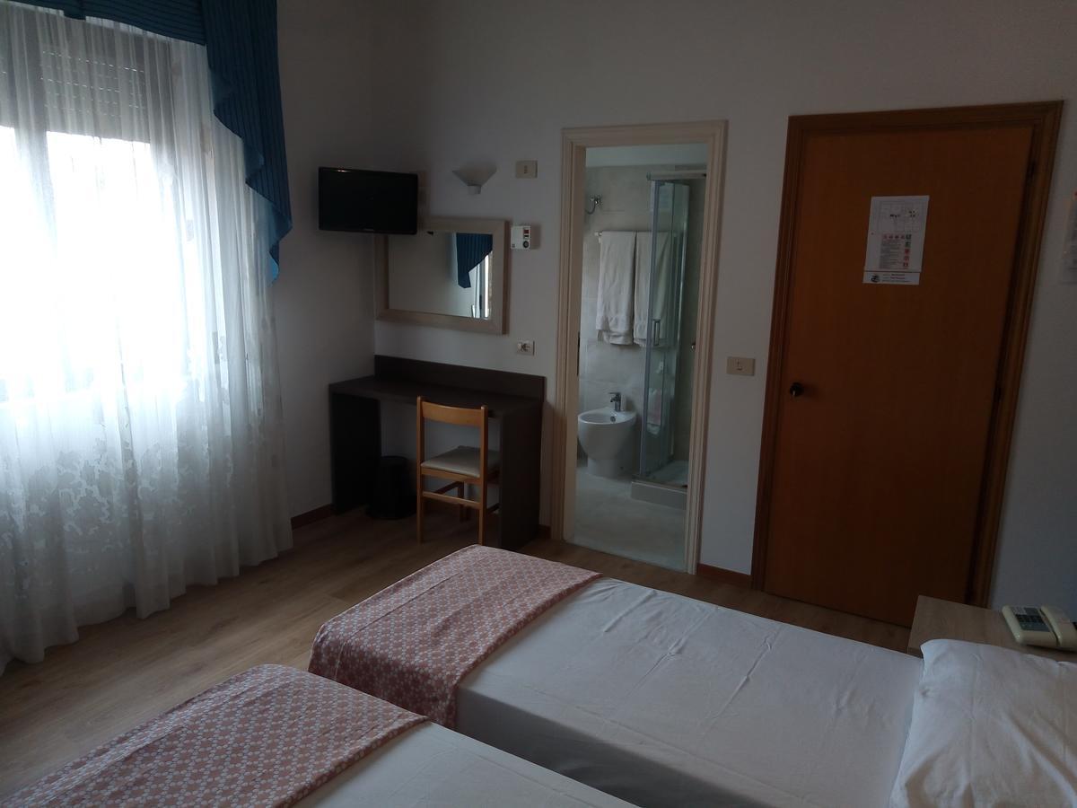 Hotel Lory Chianciano Terme Exterior foto